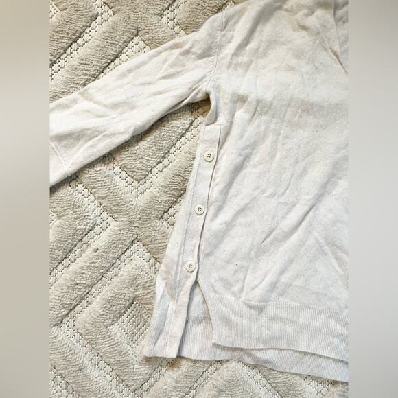 Inhabit 100% cashmere sweater cream v neck side button cozy warm winter - Picture 5 of 6